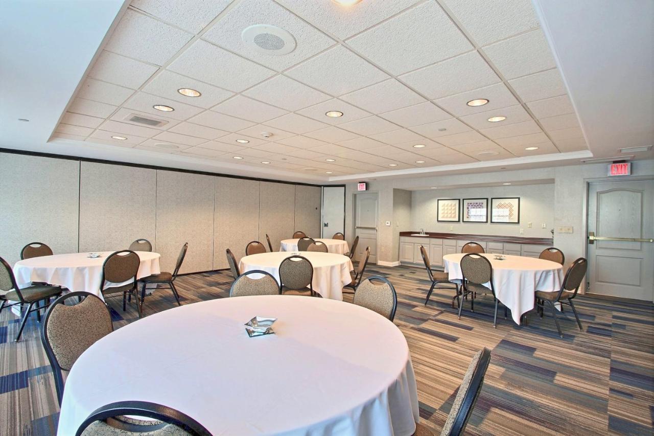Holiday Inn Express Hotel & Suites Milwaukee Airport By Ihg Ngoại thất bức ảnh